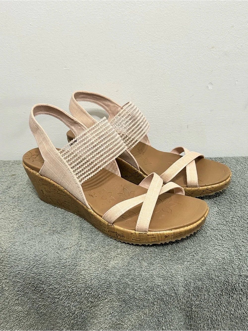 Sketchers Beverlee High Tea Cali Luxe Foam Wedges Womens Size 11 Pink